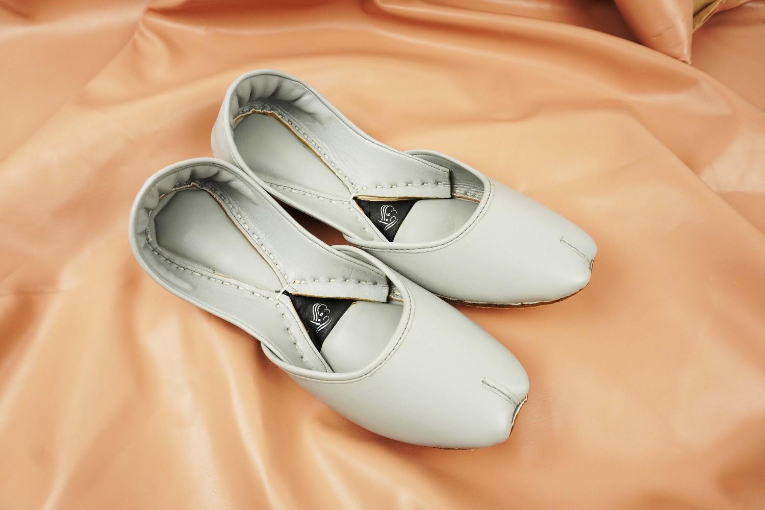 Elegant Gray Leather Khussa